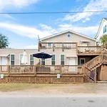 Salty Shack Unit B - Salty Shack - Dog Friendly Home - Across From The Beach - Central Location!