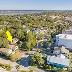 220 W Ashley - Corner Cottage - Central Location