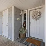Seaside Villa 302
