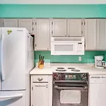 Folly Beach Retreat With Pool Access And River Views!