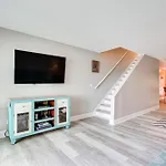 Folly Beach Retreat With Pool Access And River Views!