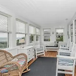 Maggie\'S Oceanfront Getaway