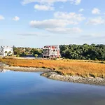 Regatta Inn - Adults Only