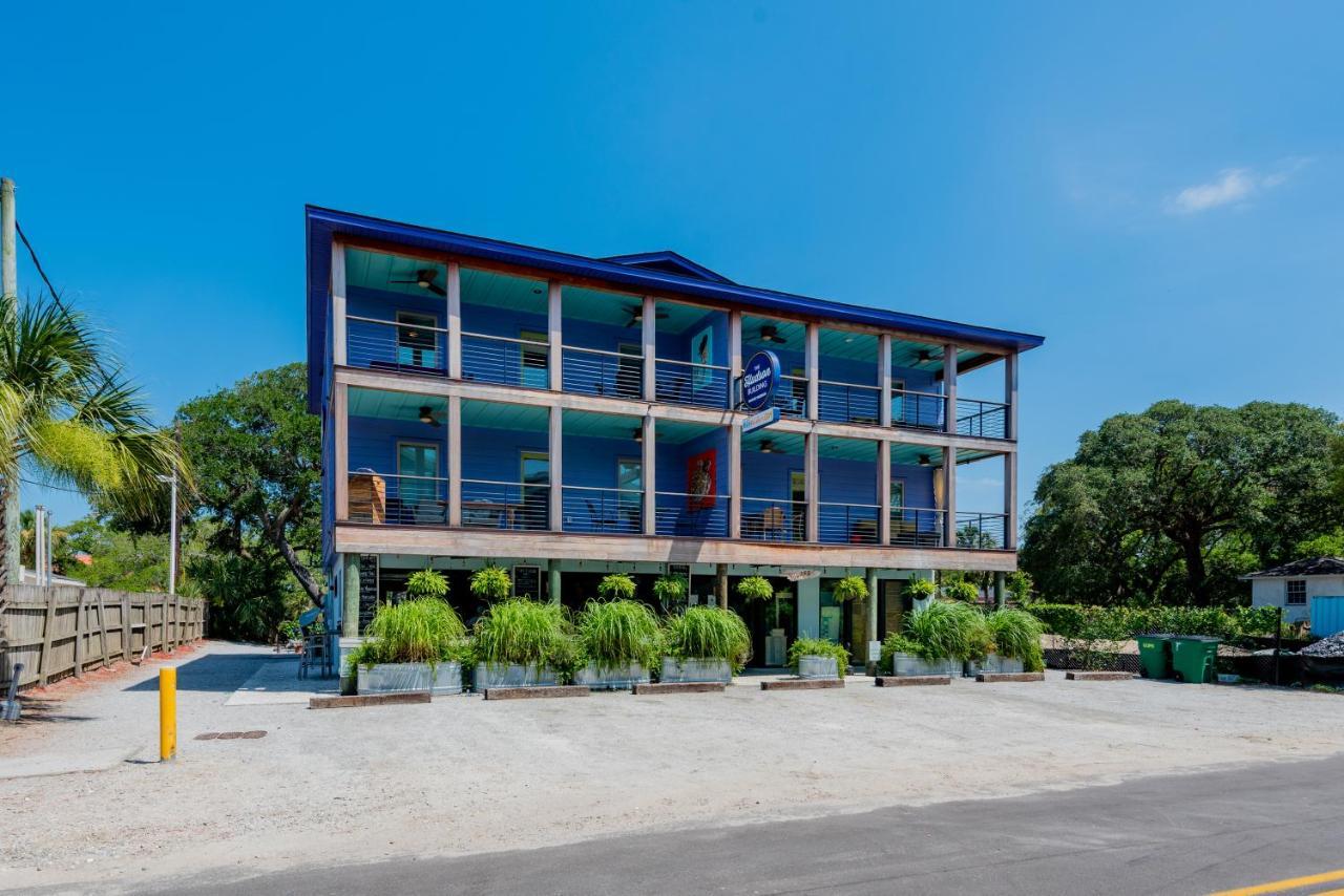 Apartment Folly Vacation Perfect Purple Palace A *