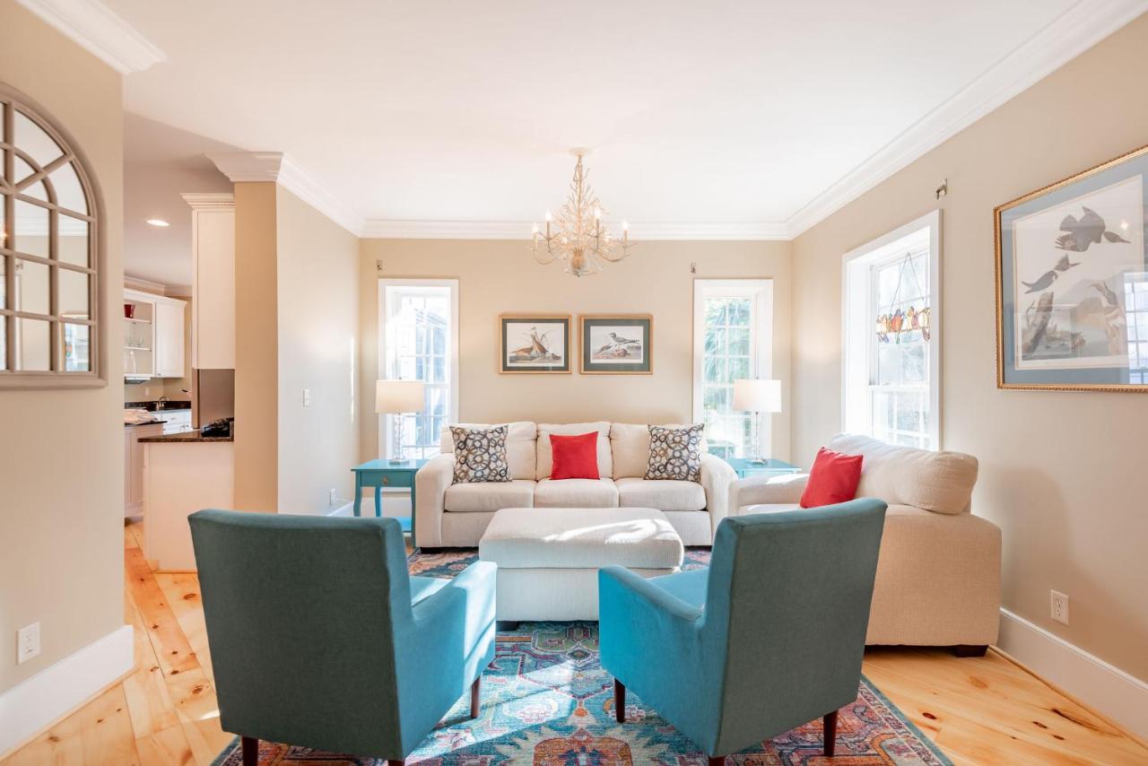 114 W Huron - Castle - Saltwater Pool - Heated Upon Request Holiday home *