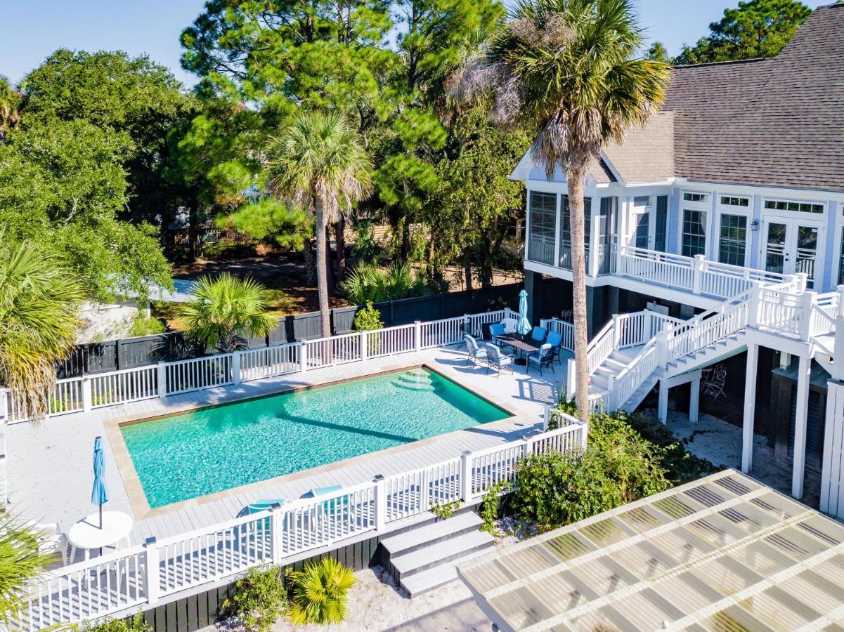 114 W Huron - Castle - Saltwater Pool - Heated Upon Request