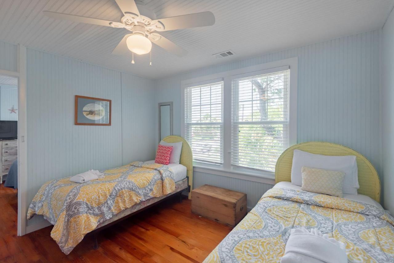 306 E Arctic Ave. *