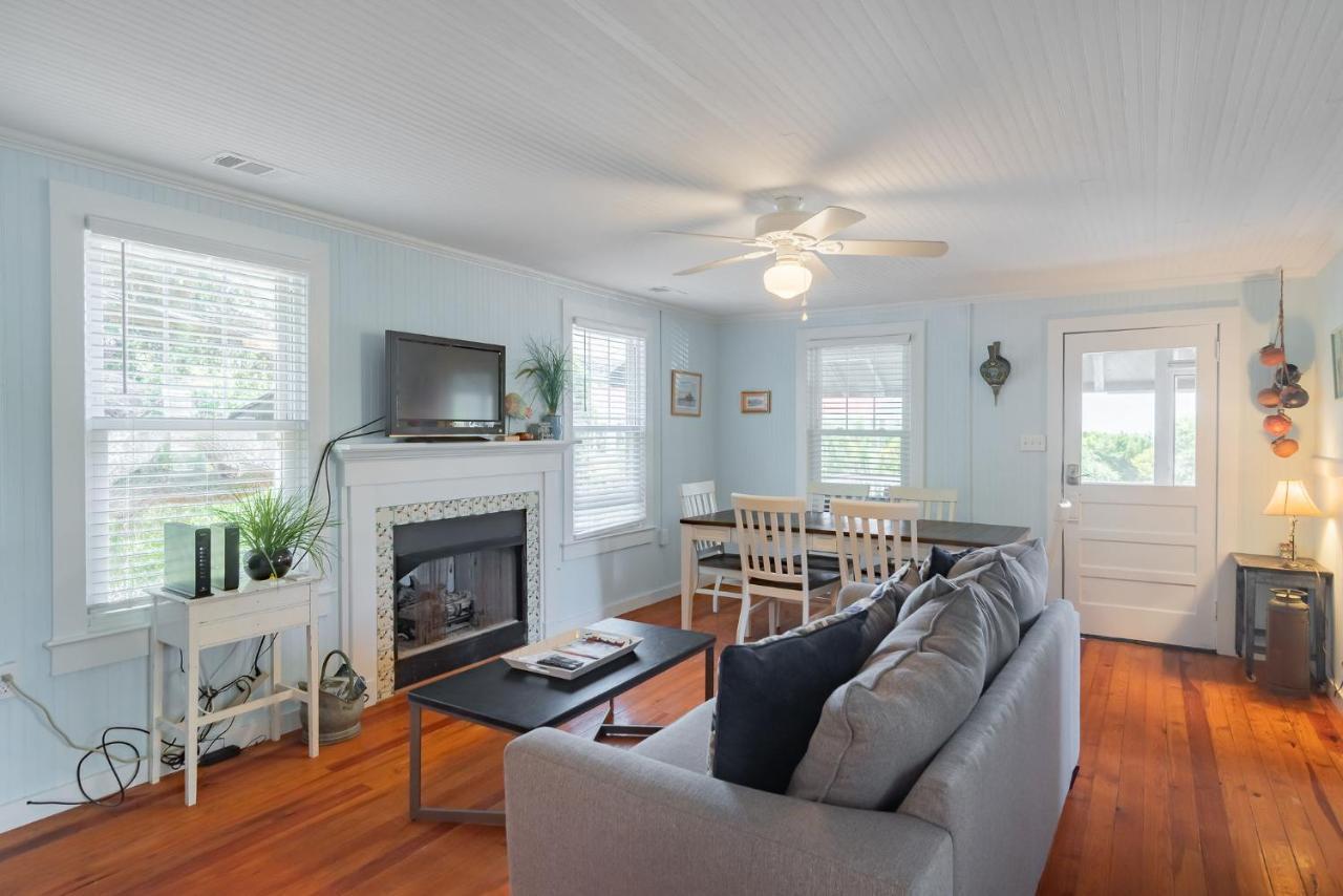 306 E Arctic Ave. *