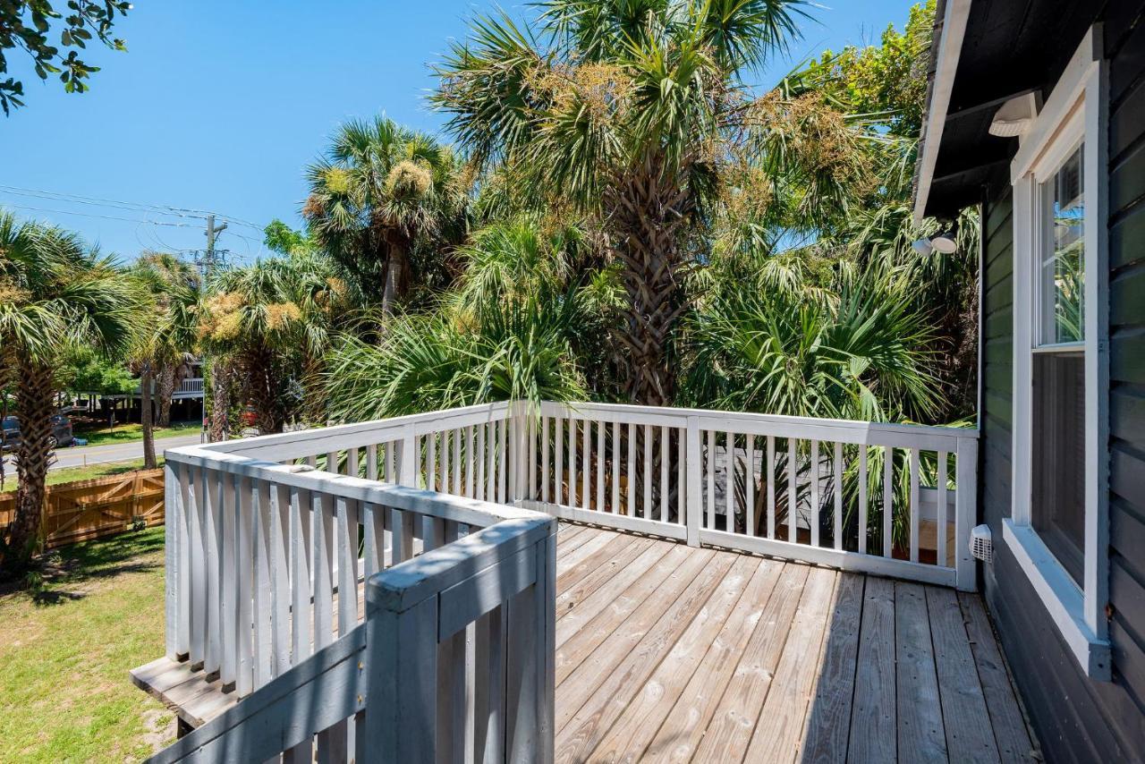 306 E Arctic Ave. * Folly Beach