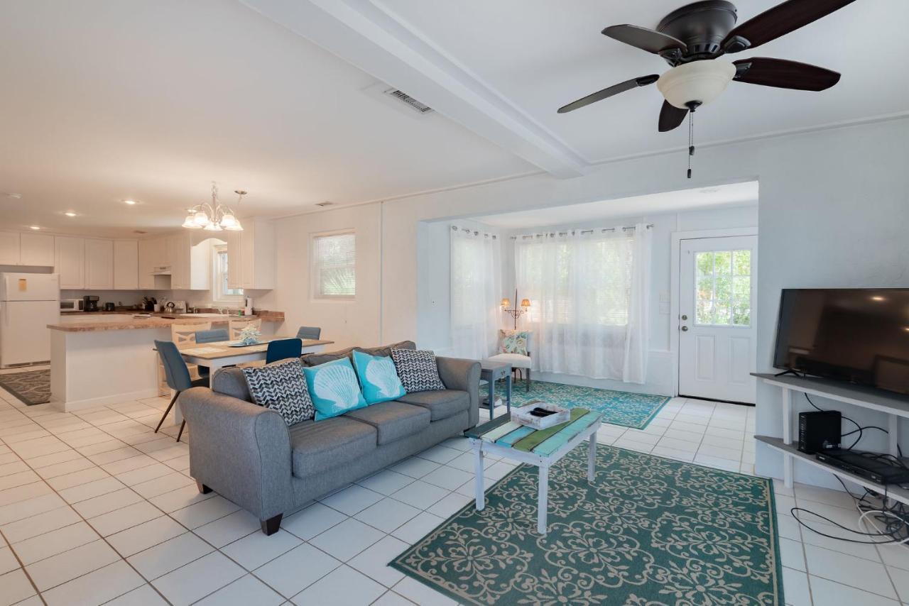 306 E Arctic Ave.