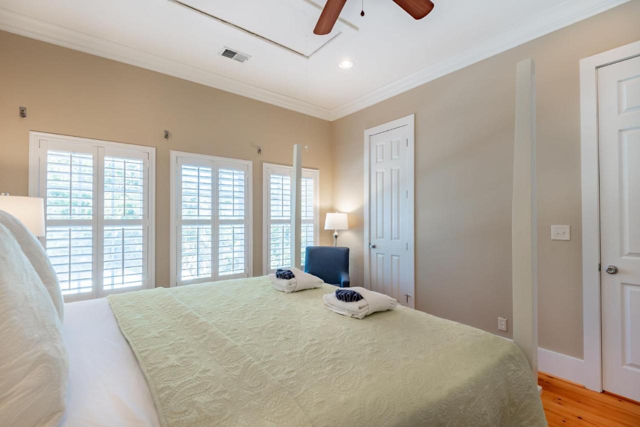 114 W Huron - Castle - Saltwater Pool - Heated Upon Request Holiday home *