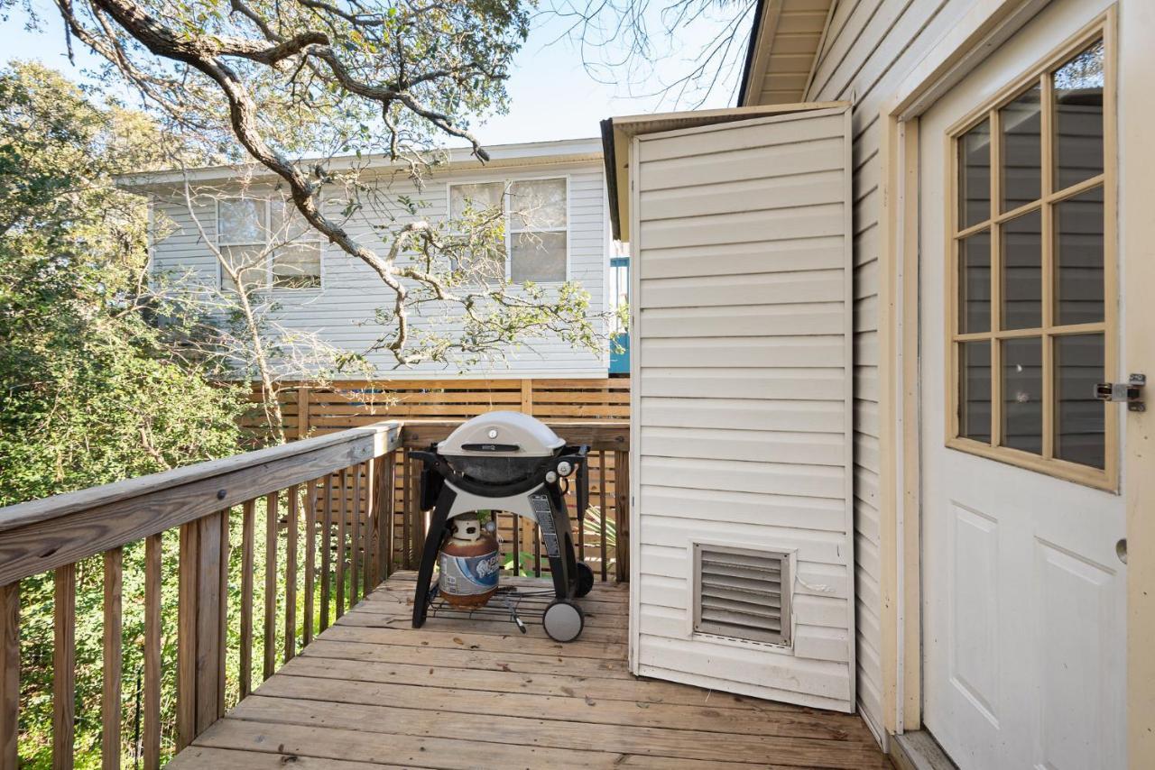 220 W Ashley - Corner - Location Folly Beach