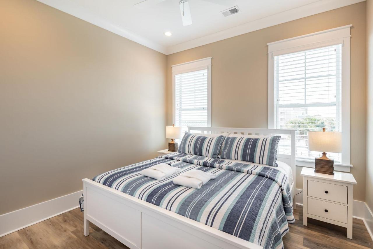 207 E Arctic - Seahorsing Around - Oceanfront - 3 Bedrooms Holiday home
