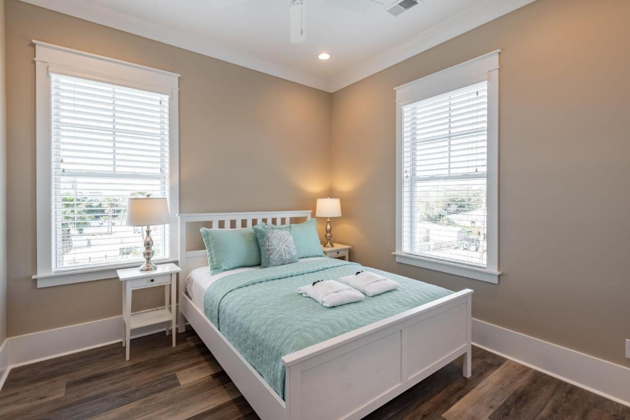 207 E Arctic - Seahorsing Around - Oceanfront - 3 Bedrooms * Folly Beach