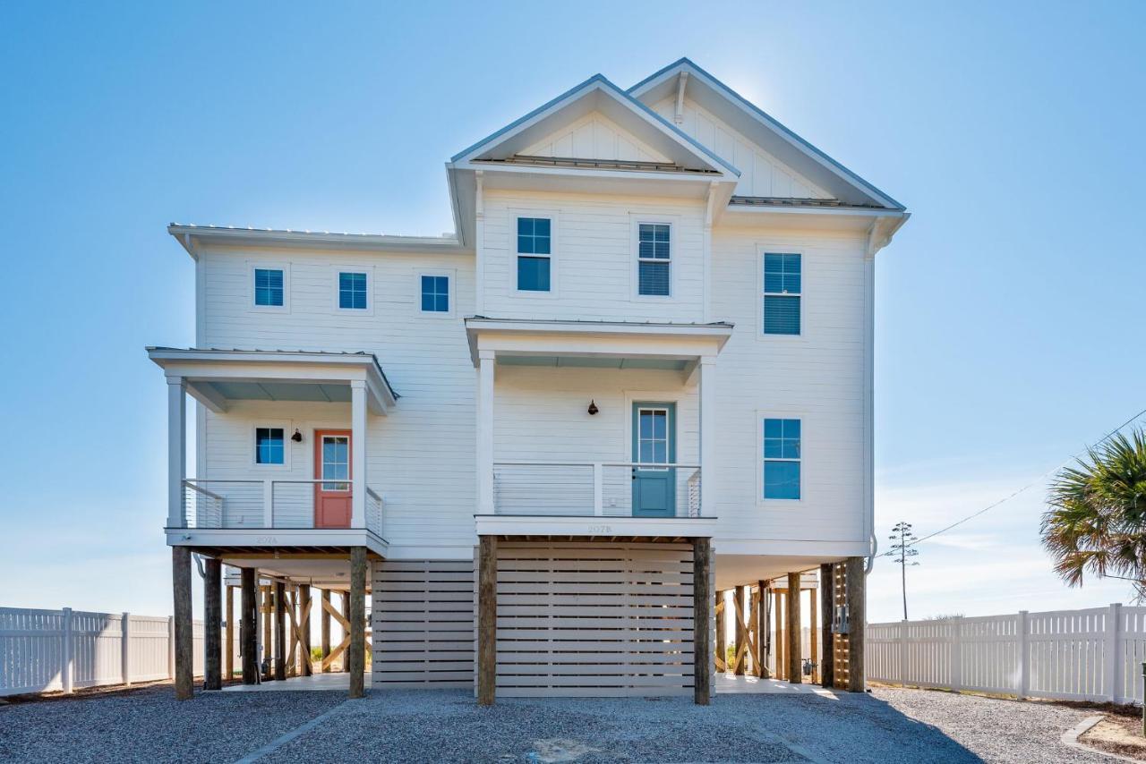 207 E Arctic - Seahorsing Around - Oceanfront - 3 Bedrooms Folly Beach