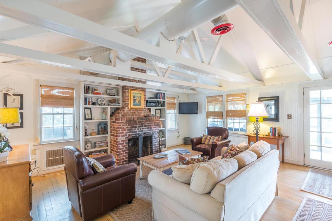 406 E Arctic * Folly Beach
