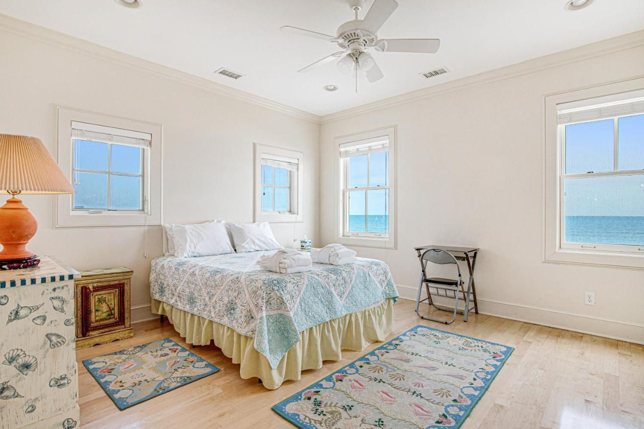 Blue Waters Beachfront Holiday home