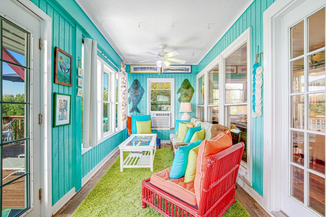 Funky Folly Holiday home *