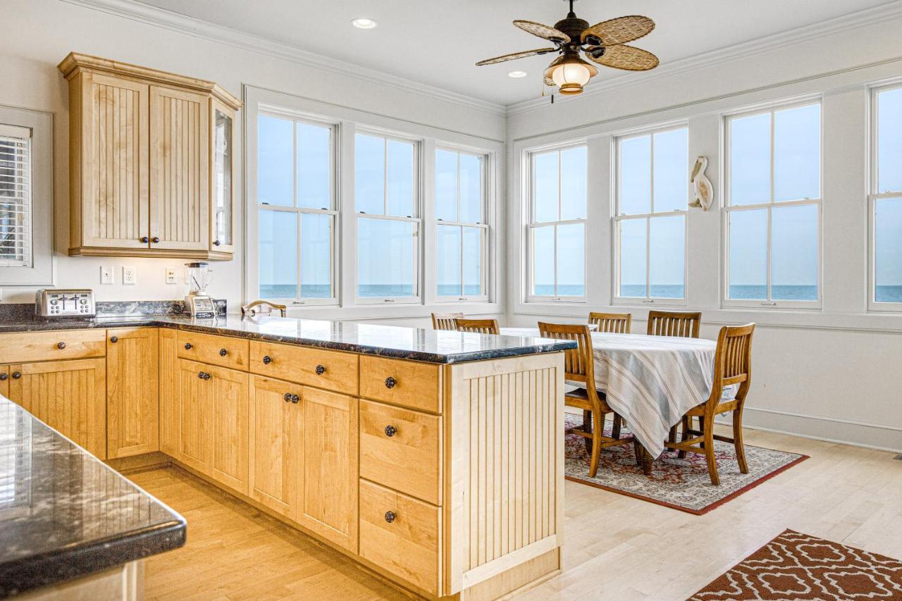 Blue Waters Beachfront Holiday home *