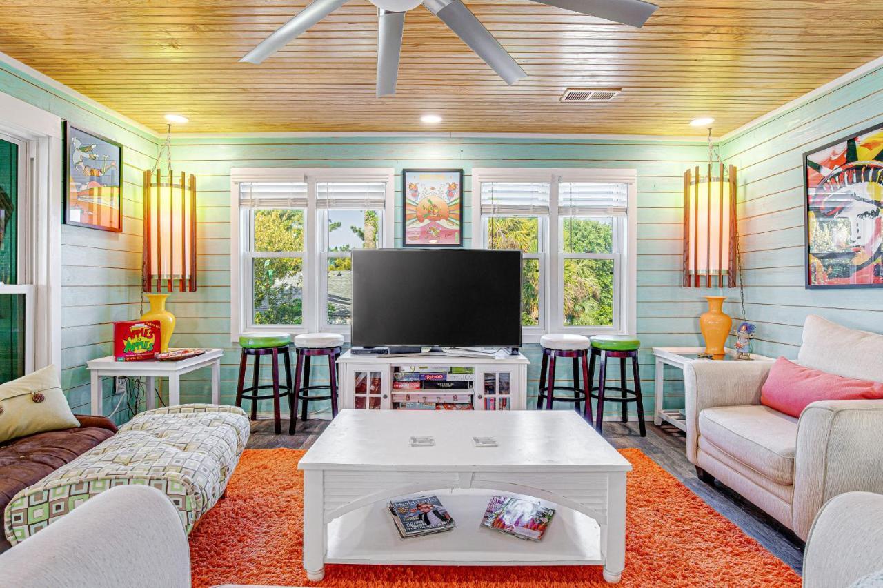 Funky Folly Holiday home *