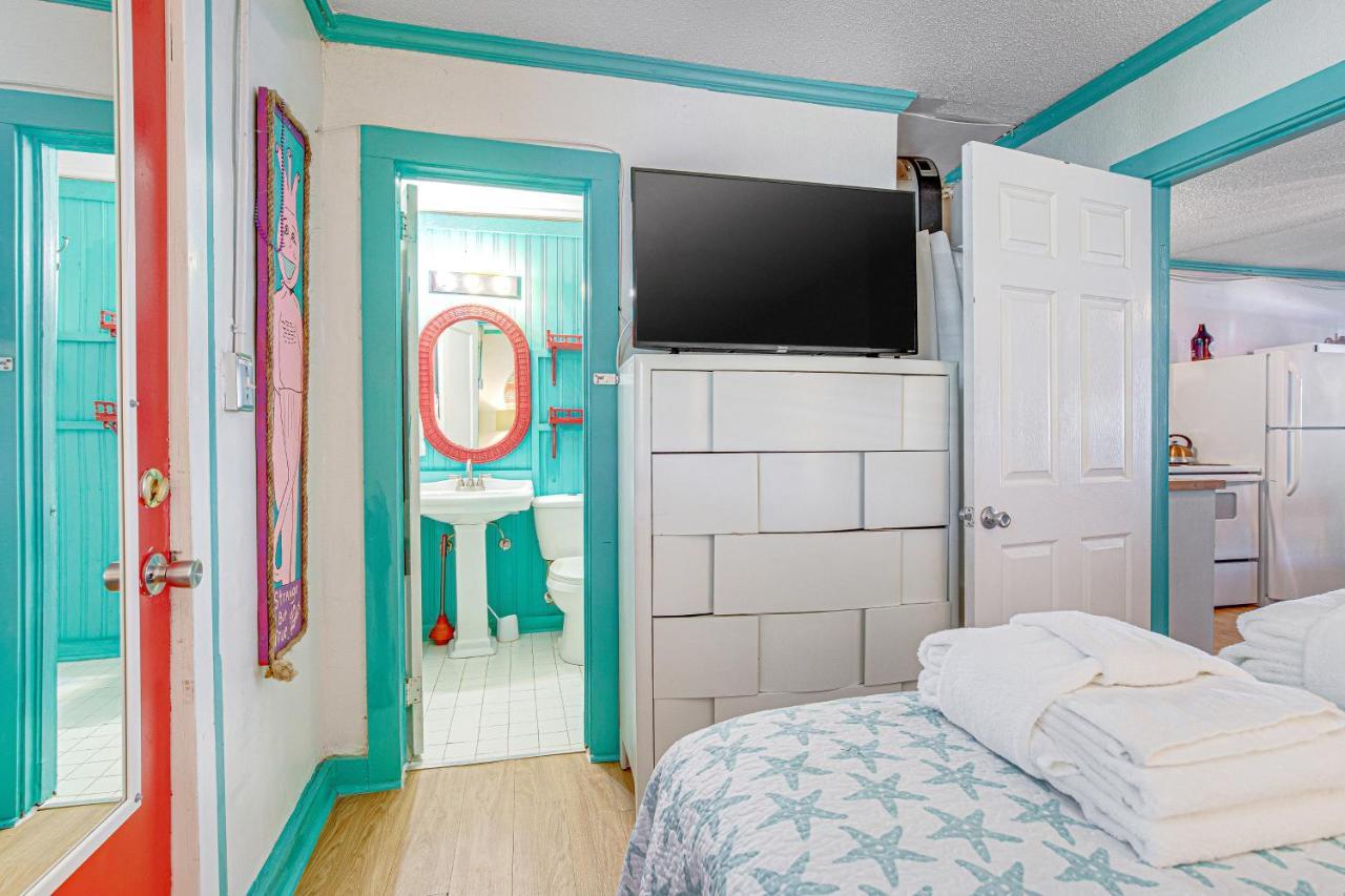 Funky Folly Holiday home