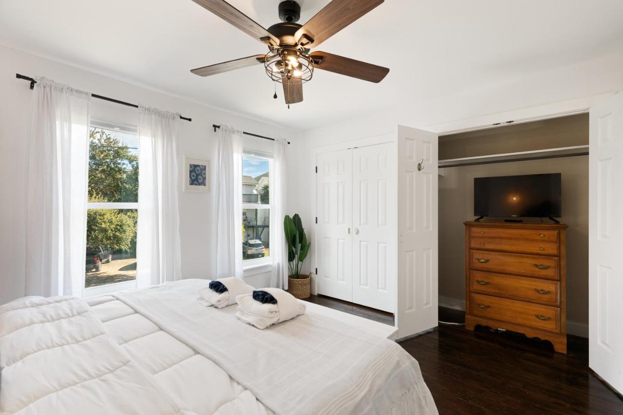 79 Sandbar Ln - Folly In - Renovated Private - Sunset Views Holiday home Folly Beach