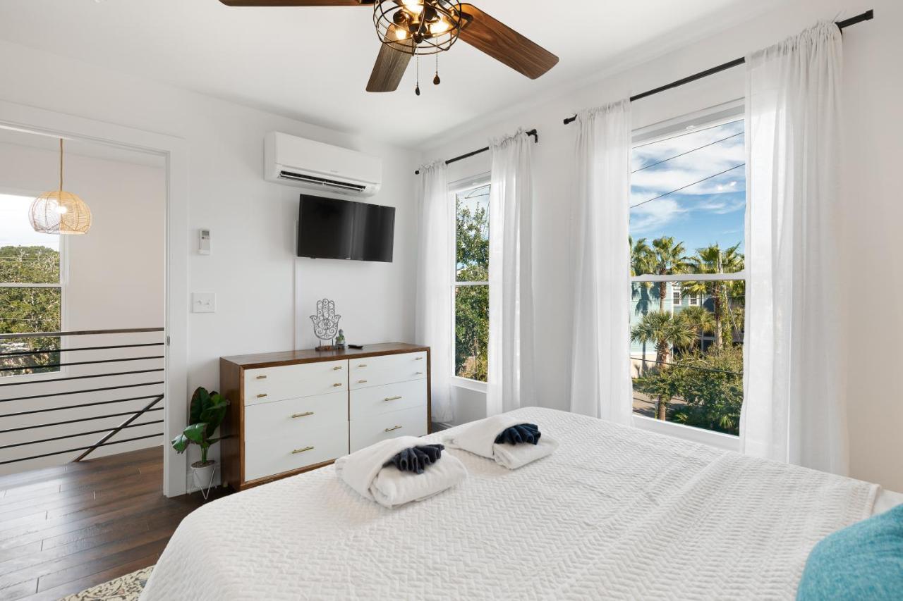 79 Sandbar Ln - Folly In - Renovated Private - Sunset Views