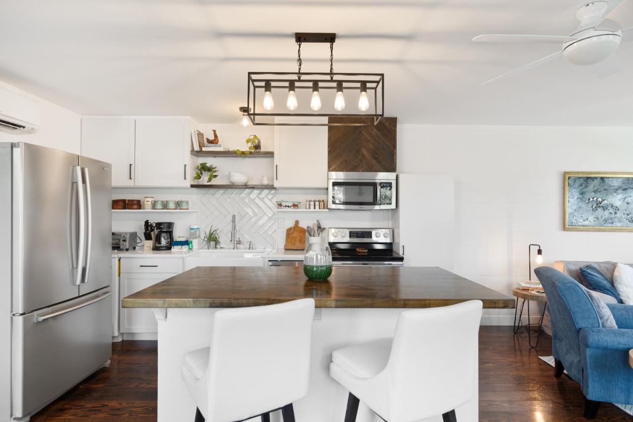 79 Sandbar Ln - Folly In - Renovated Private - Sunset Views Holiday home