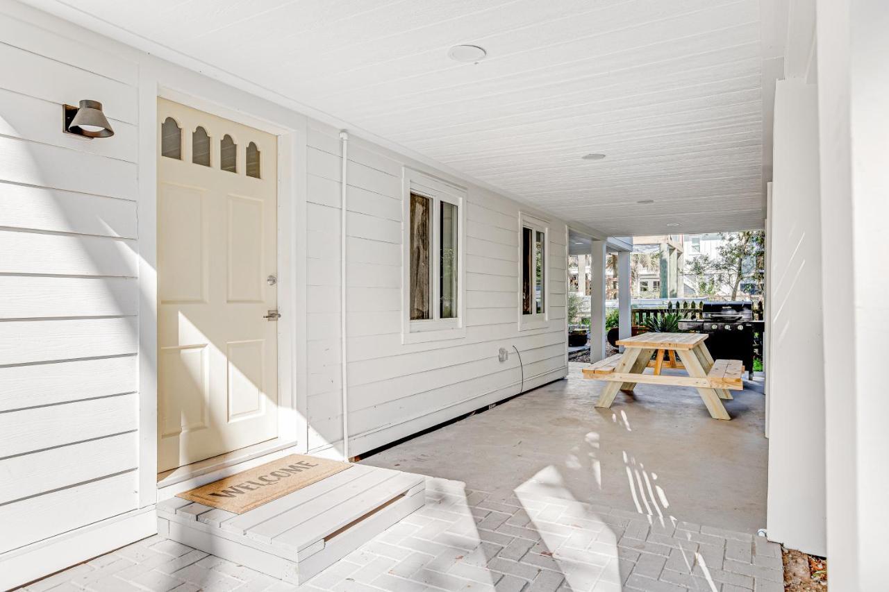 Folly's Hideaway A
