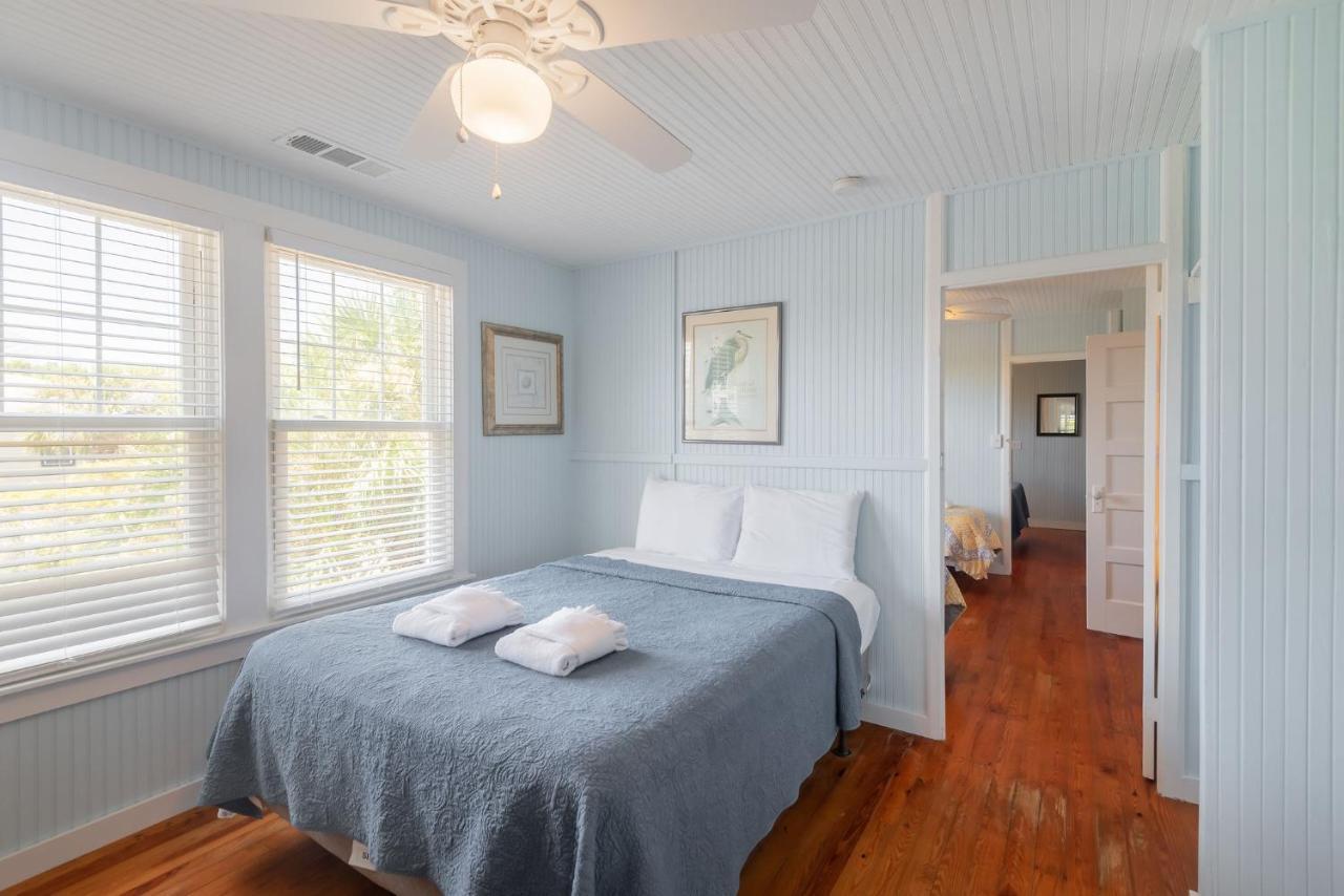 Holiday home 306 E Arctic Ave. Folly Beach