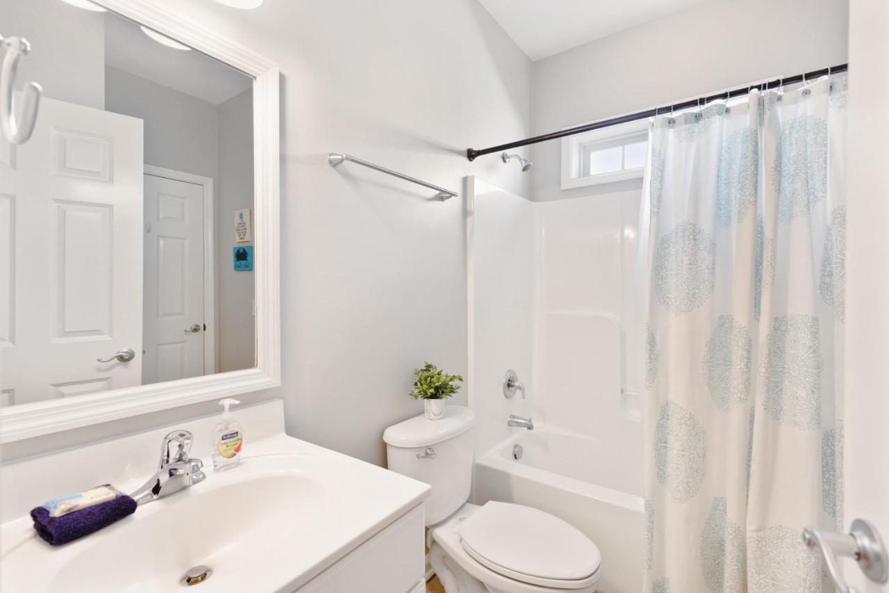 91 Waters Edge Folly Charm *
