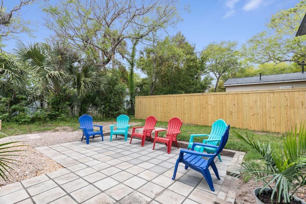 208 W Ashley - Location - 2 Mins To The *