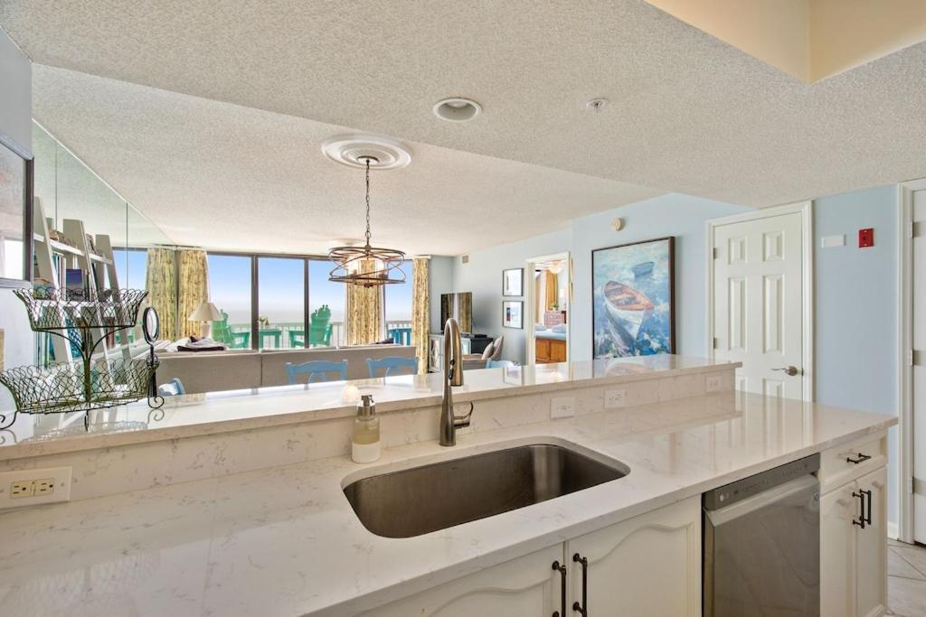 408 Cov Atlantic Breeze Oceanfront Floor 2 Pools * Folly Beach
