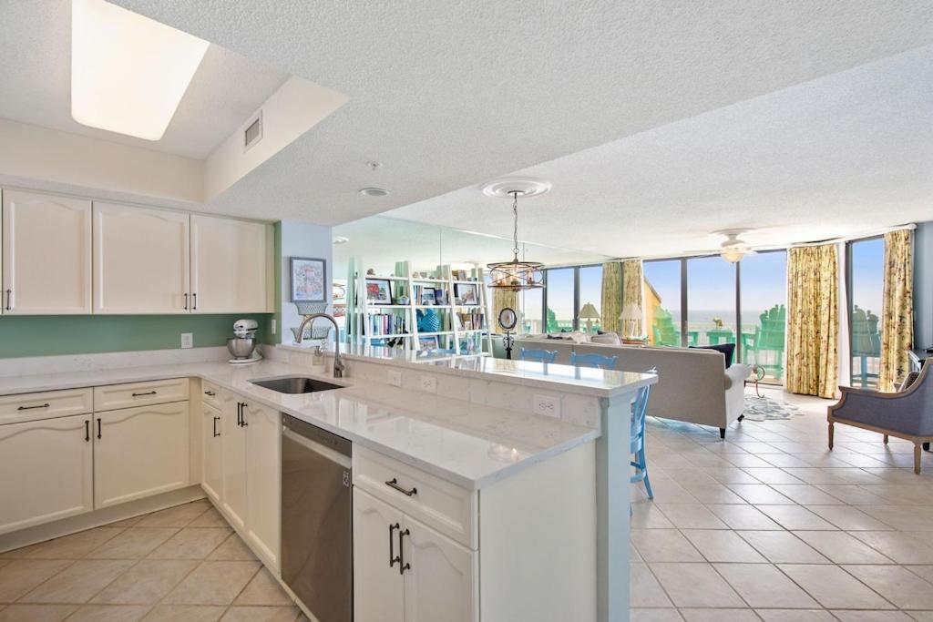 408 Cov Atlantic Breeze Oceanfront Floor 2 Pools Holiday home
