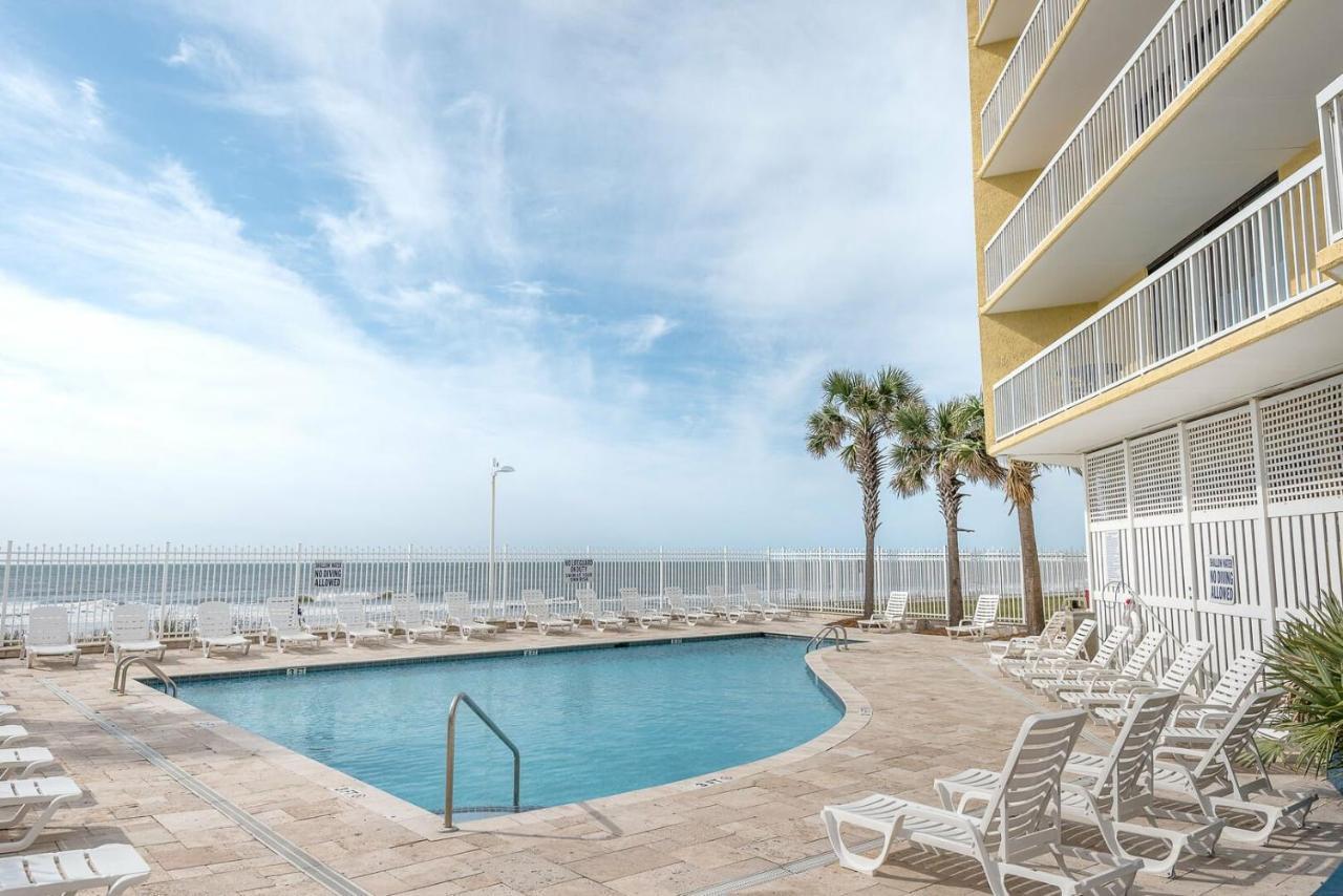 Holiday home 408 Cov Atlantic Breeze Oceanfront Floor 2 Pools Folly Beach