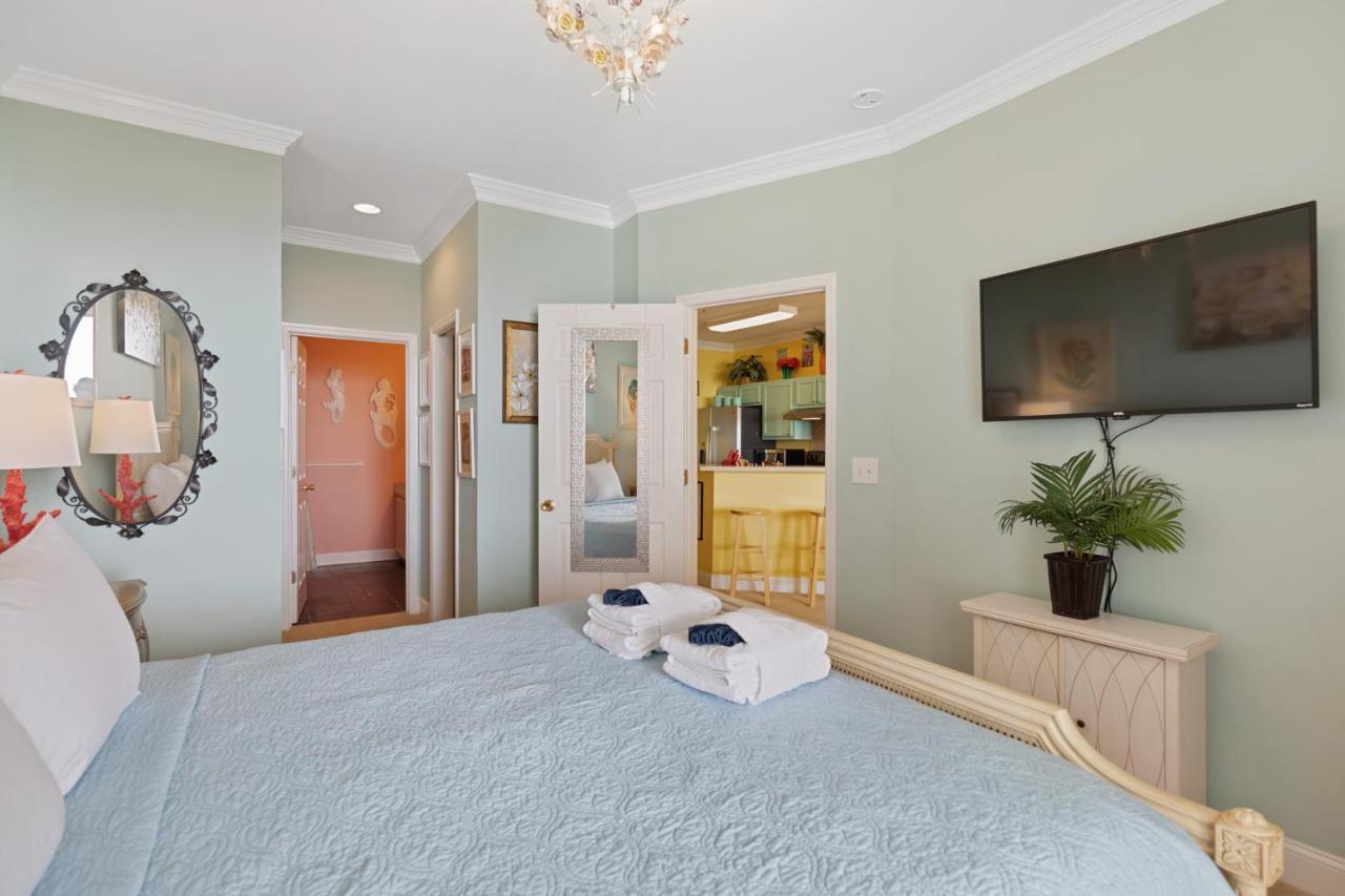 Seacoast 2 Ocean View 2 Blocks From Center Street Holiday home *