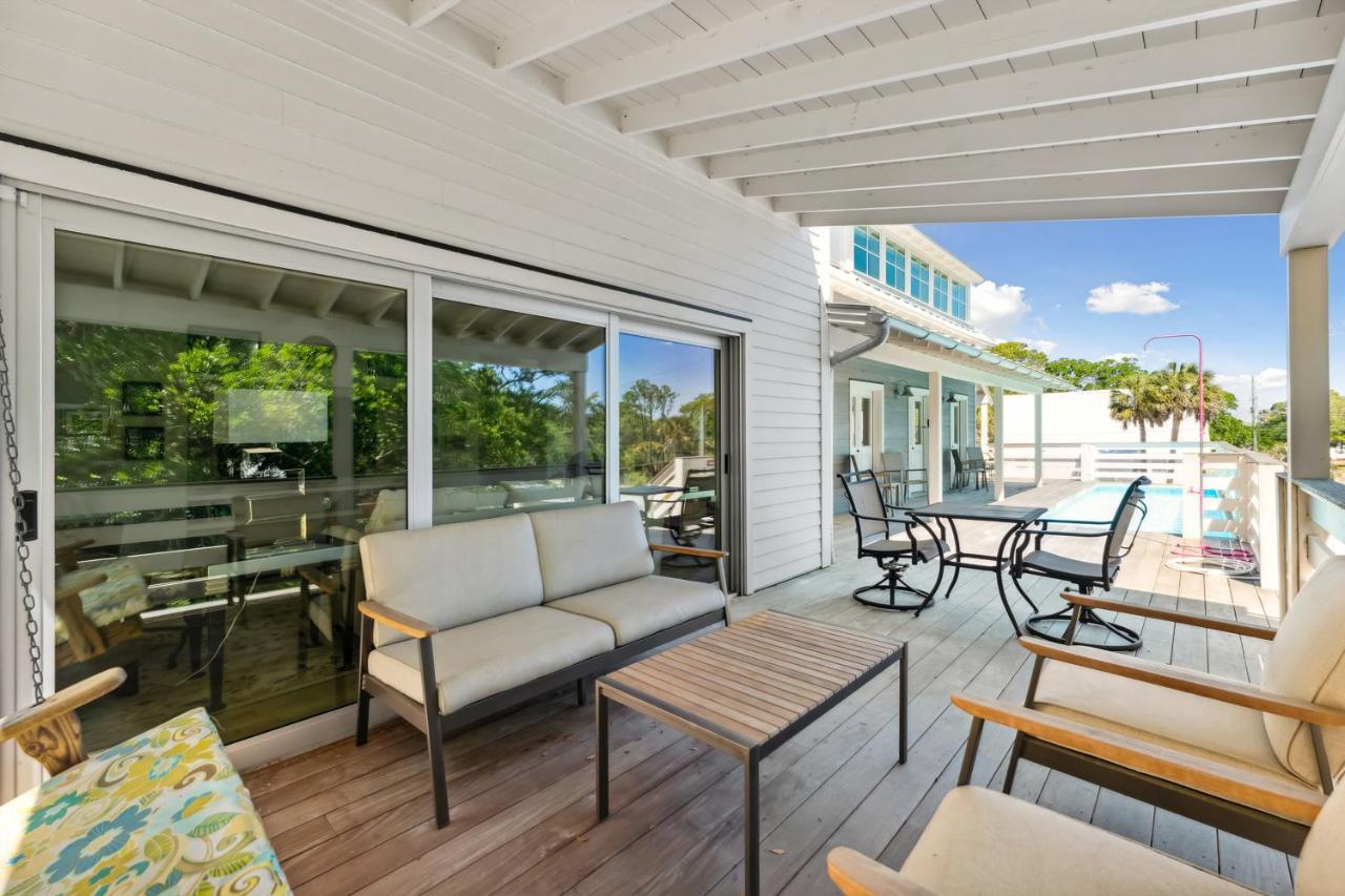 213 W Indian - Unique Pool House -central Location *