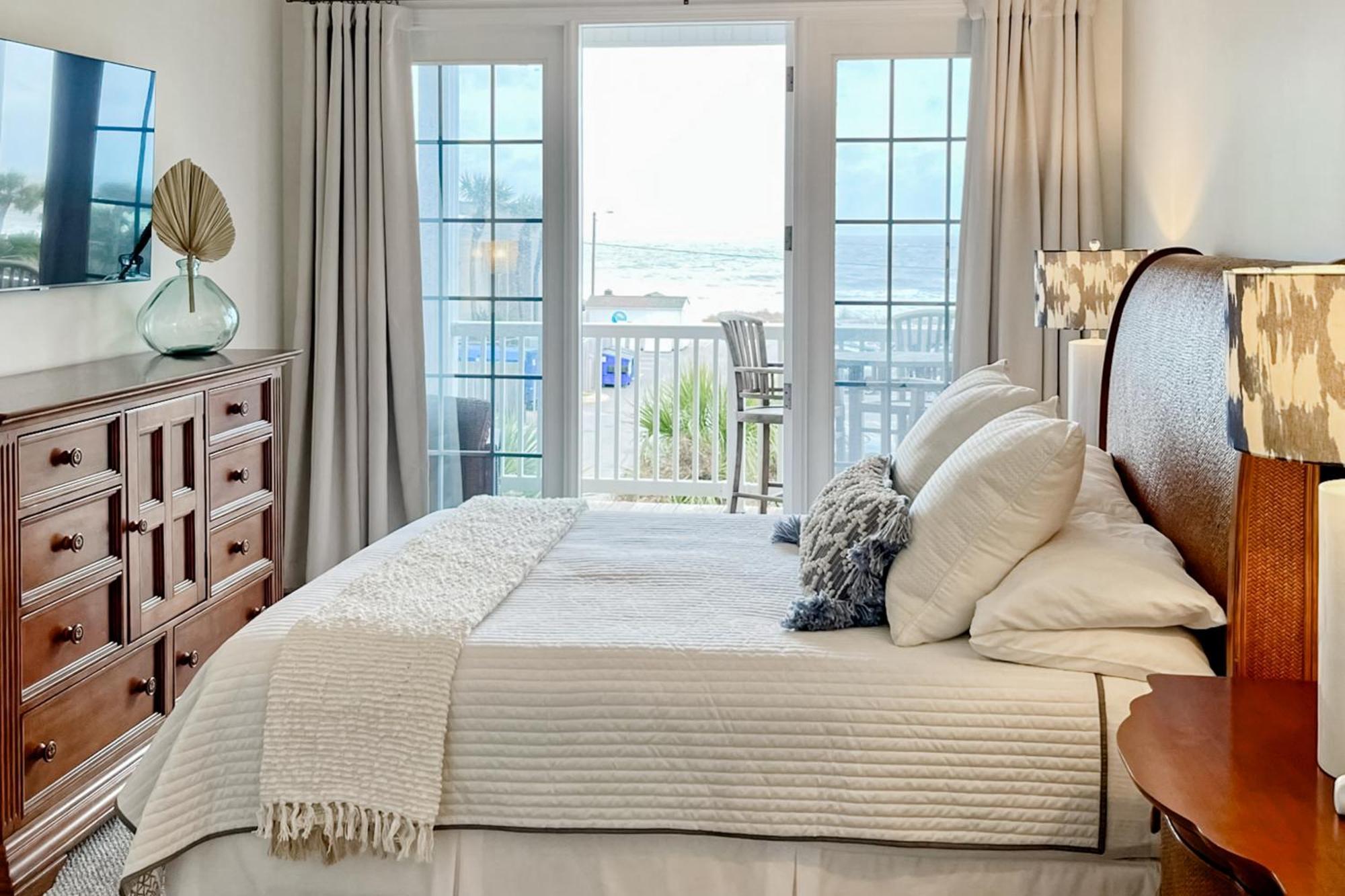 Folly Me To The Beach! Apartment *