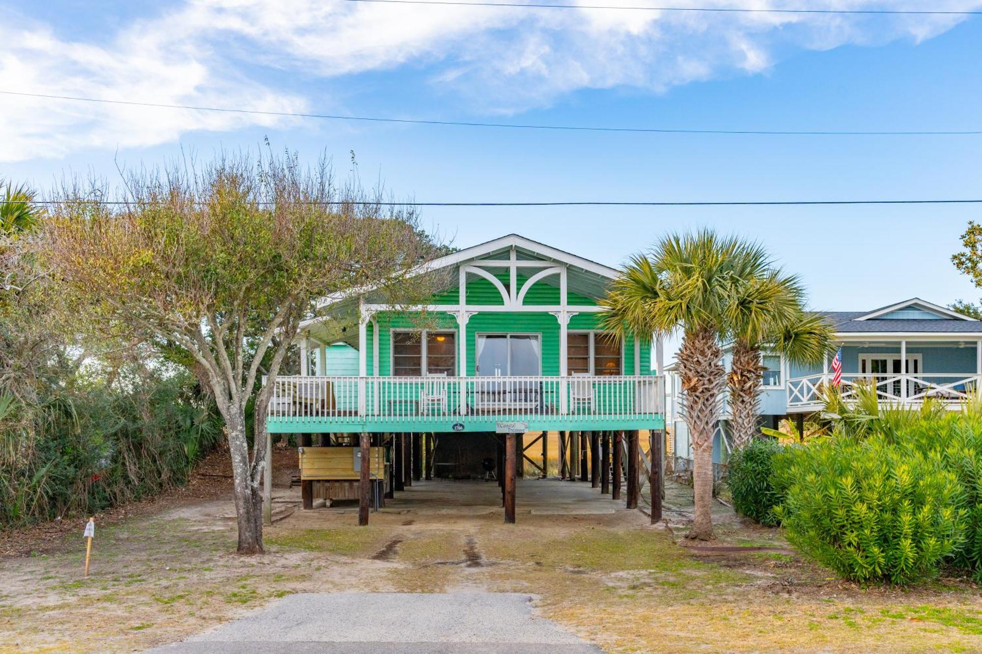 Holiday home Coastal Treasure *