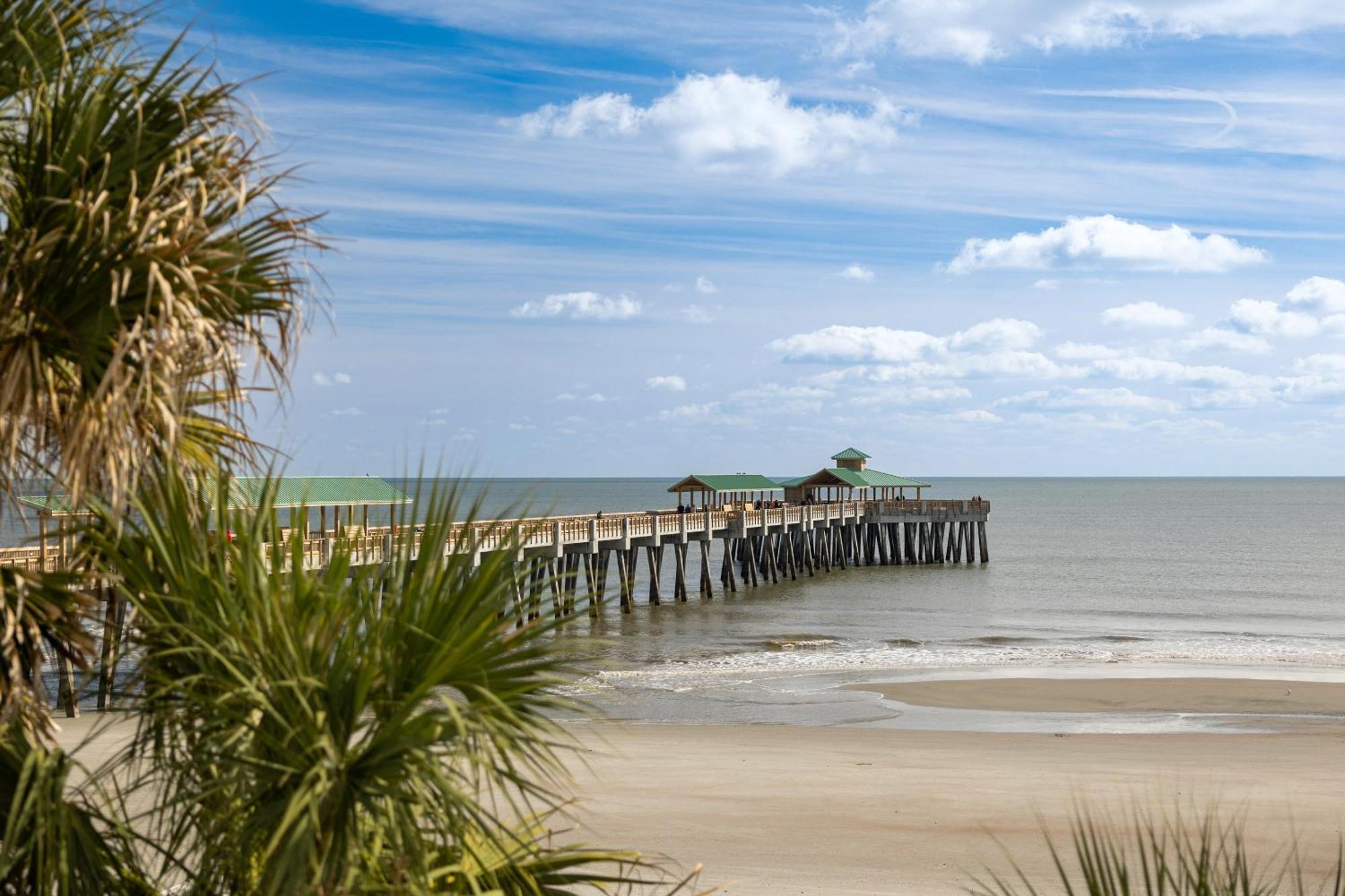 Tides Folly Beach, Charleston's Oceanfront Hotel 3*