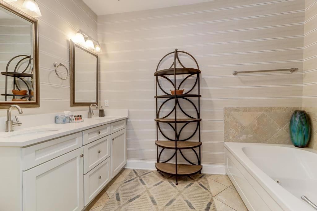 Ocean Point 301