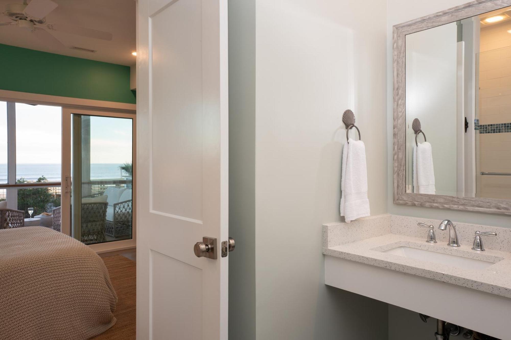Oceans Eye By Avantstay Beach Front W Roof Top Pool Putting Green * Folly Beach