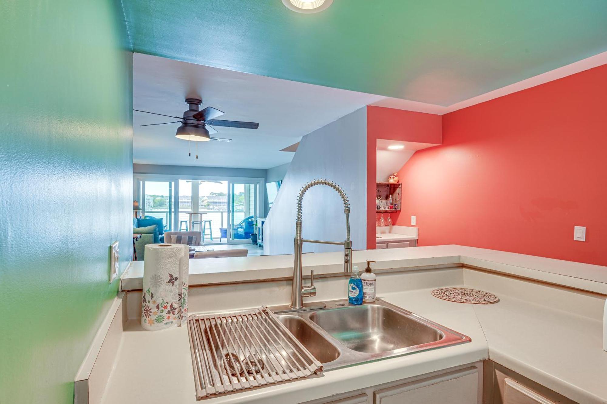 Retreat With Pool Access And River Views! * Folly Beach