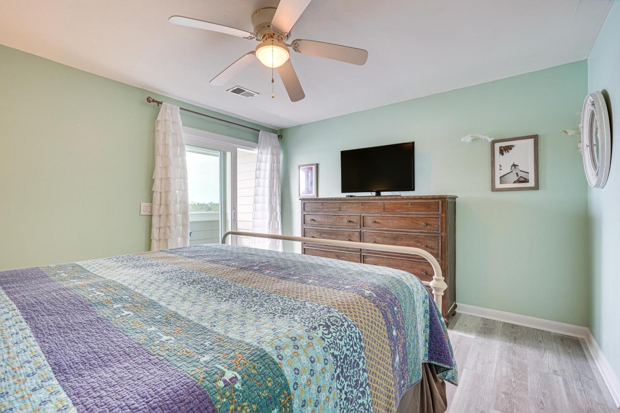 Retreat With Pool Access And River Views! Apartment *