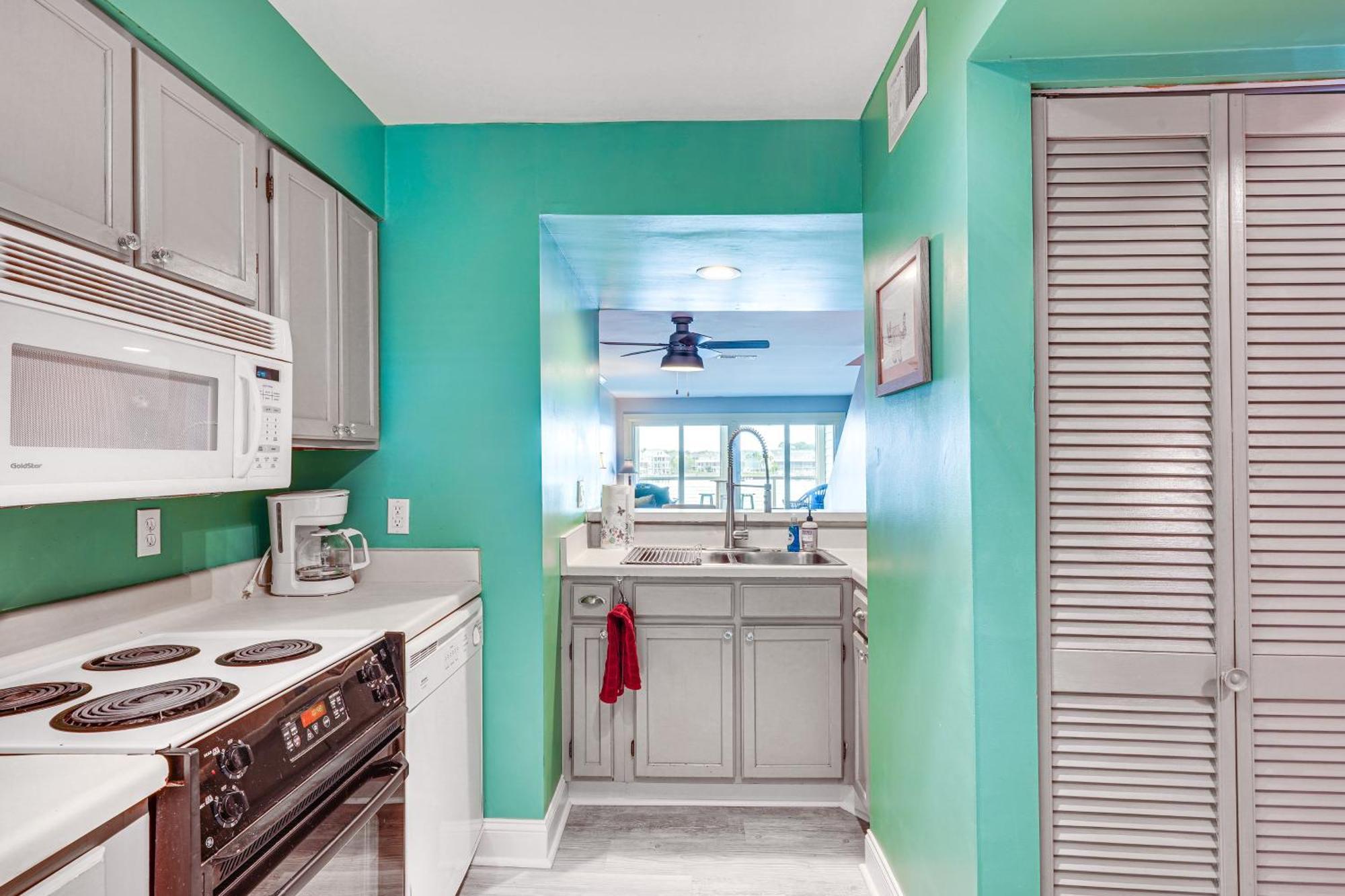 Retreat With Pool Access And River Views! * Folly Beach