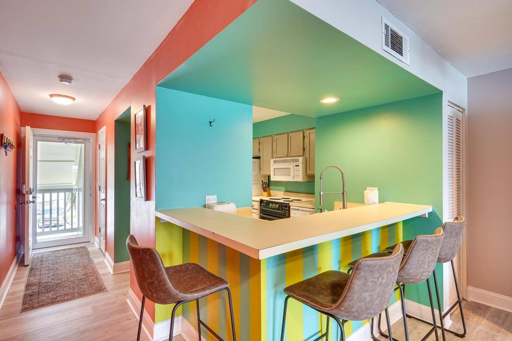 Retreat With Pool Access And River Views! Apartment Folly Beach