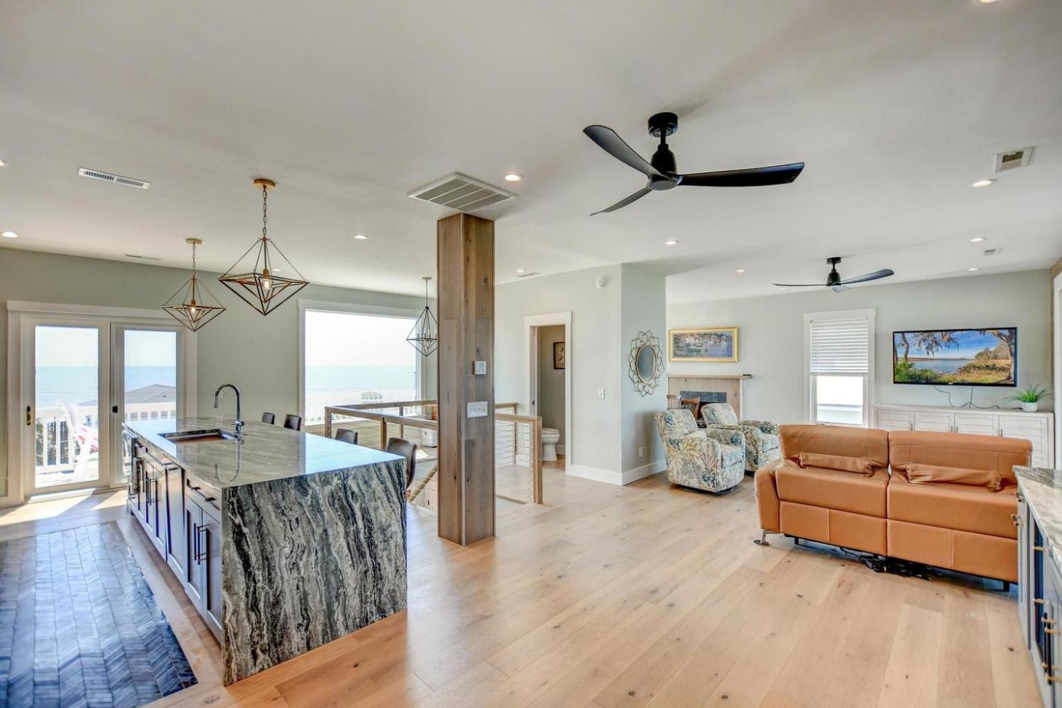 1568 East Ashley Holiday home