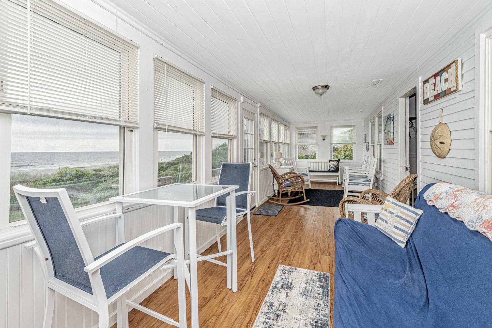 Maggie's Oceanfront Getaway Holiday home