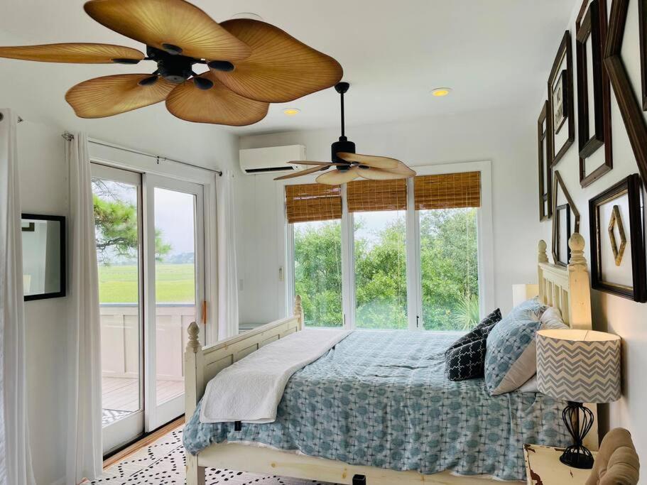 Amazing Views! Hot Tub! 5 Beds! Walk To Beach! Holiday home Folly Beach
