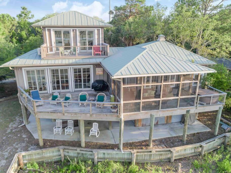 Amazing Views! Hot Tub! 5 Beds! Walk To Beach! Holiday home Folly Beach
